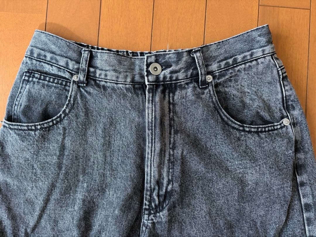 OLIVE des OLIVE カットアウト デニムパンツ グレー — image 4