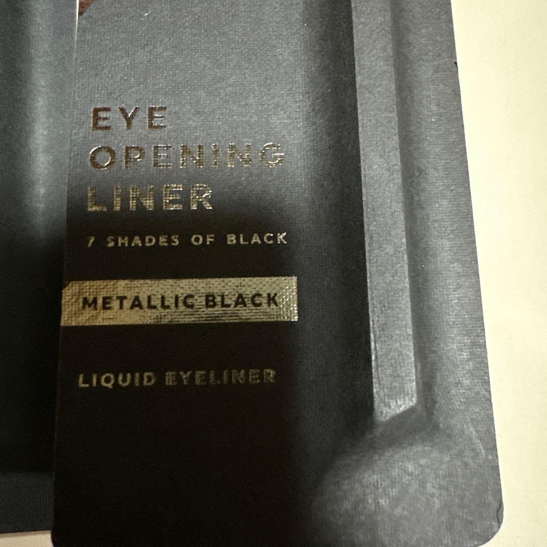 UZU EYE OPENING LINER METALLIC BLACK 2個 — image 2