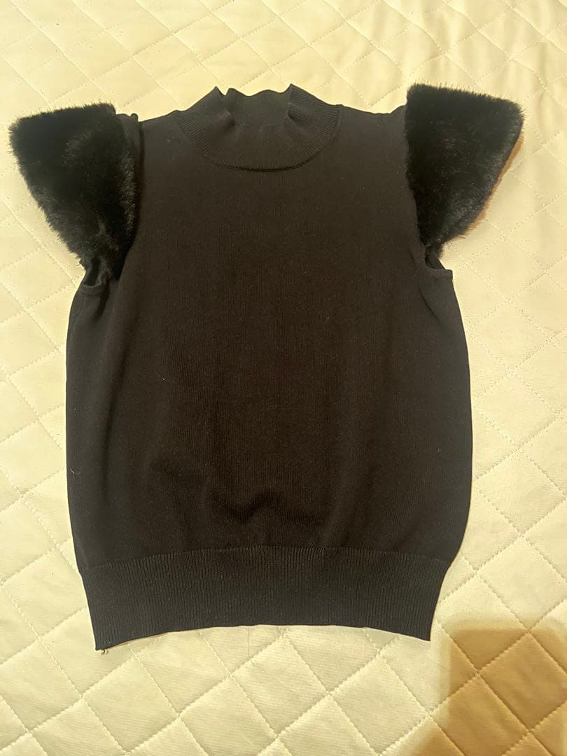 tocco closet ファースリーブ切り替えニットプルオーバー ブラック — image 2