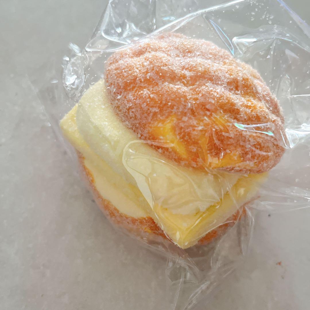 kikisquishy 粉付き氷バター メロンパン チーズバーガー L — image 2