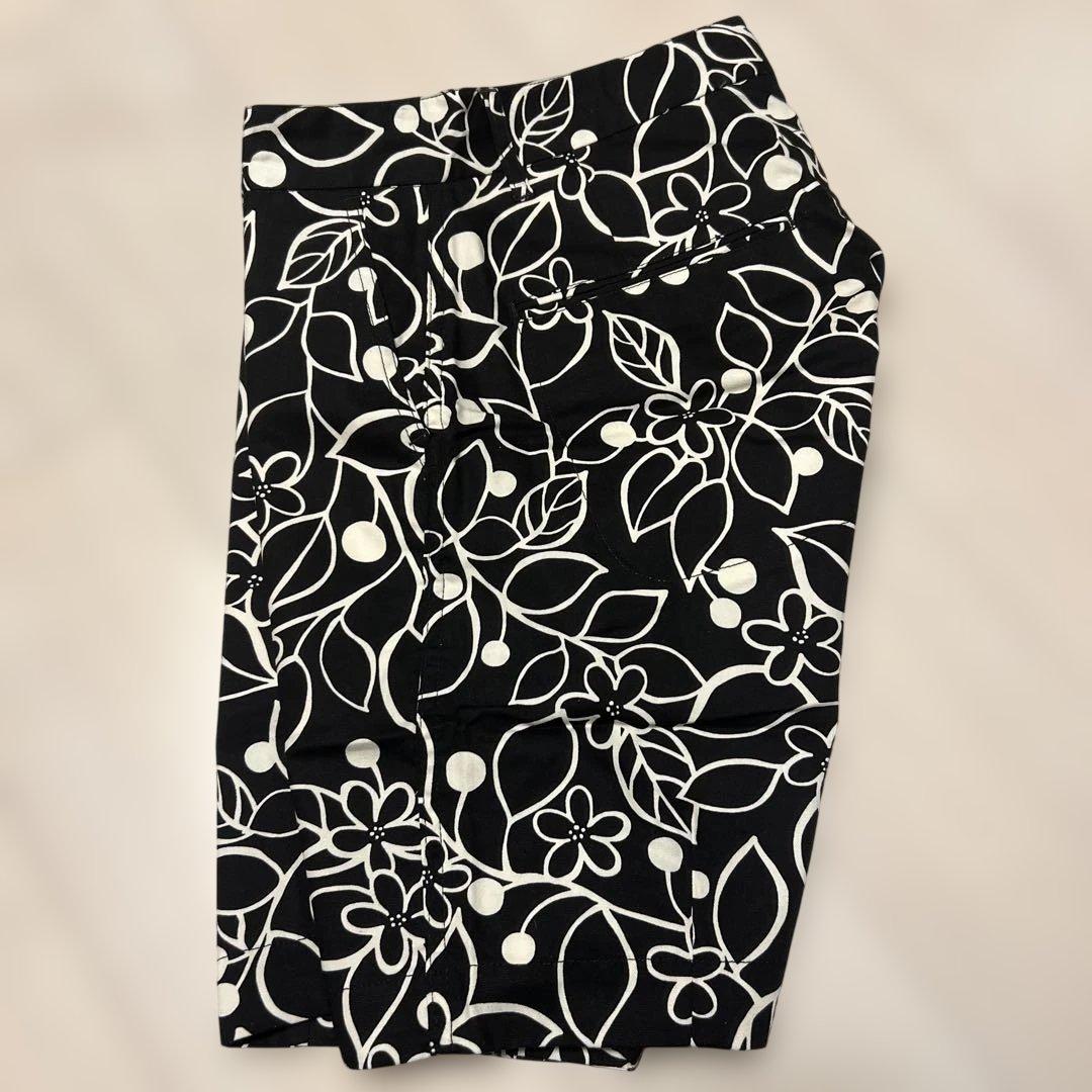 VOO 花柄 ショートパンツ ハーフパンツ ブラック ホワイト S 未使用品 — image 3