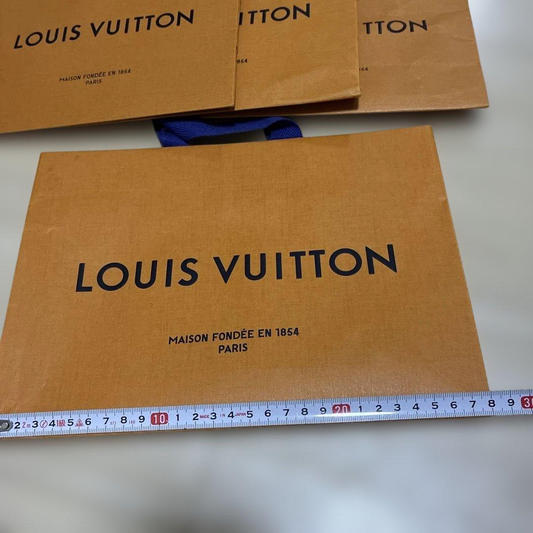 あ*い様 LOUIS VUITTON ショップ袋 4枚セット — image 2