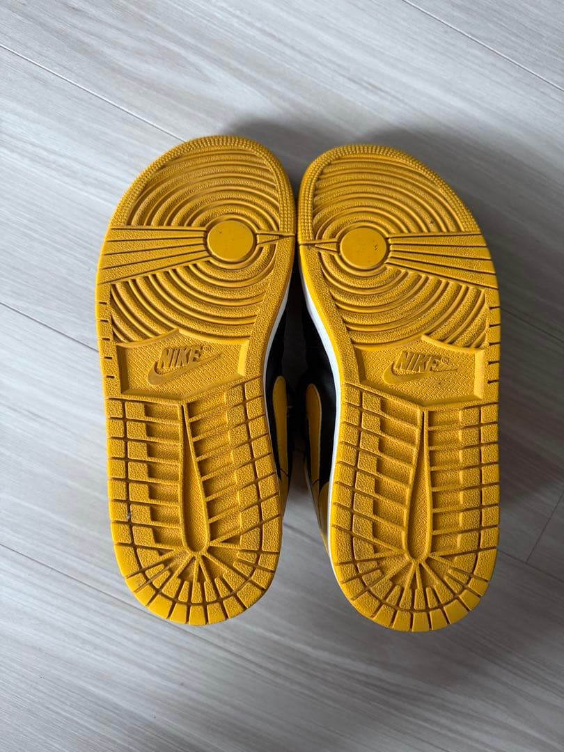 Nike Air Jordan 1 Low Black Yellow — image 3