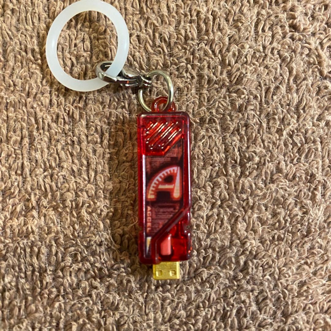 ✅仮面ライダー　めじるしアクセサリー2 仮面ライダーW アクセルメモリ — image 3