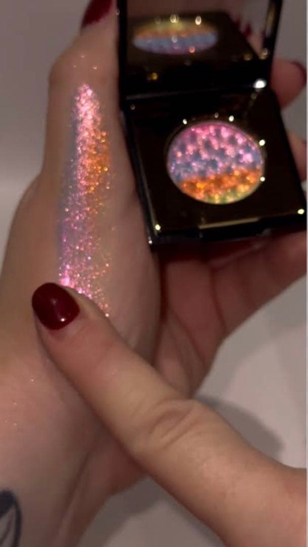 kaima cosmetics Luminesce silk eyeshadow — image 5