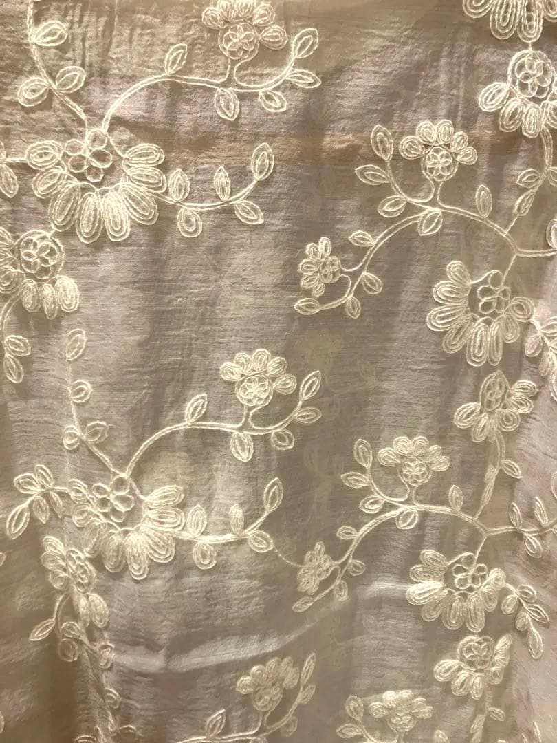 花柄 シースルー シフォン素材 透け感 長袖Tカットソー ブラウス 生成色 — image 2