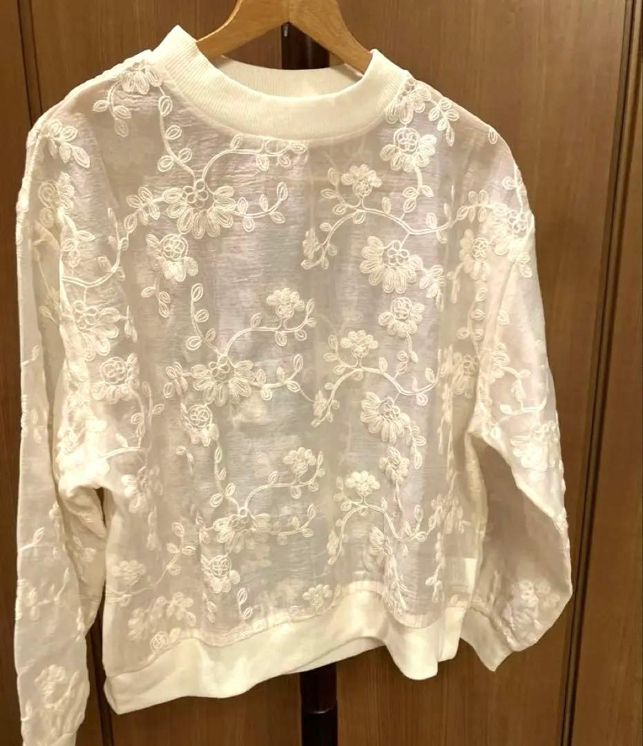 花柄 シースルー シフォン素材 透け感 長袖Tカットソー ブラウス 生成色 — image 3