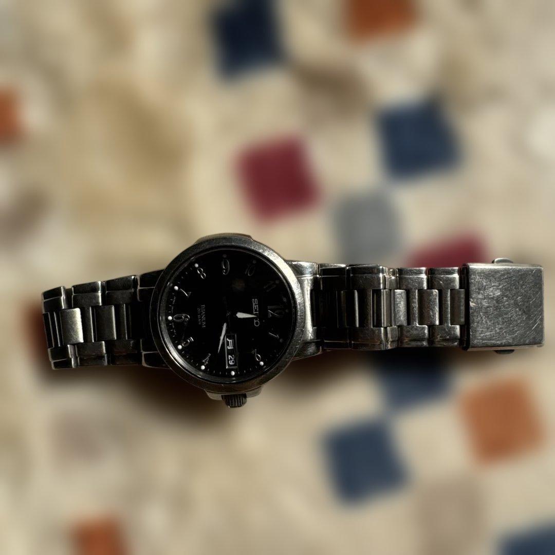 SEIKO チタン ブラックダイヤル 腕時計 — image 5