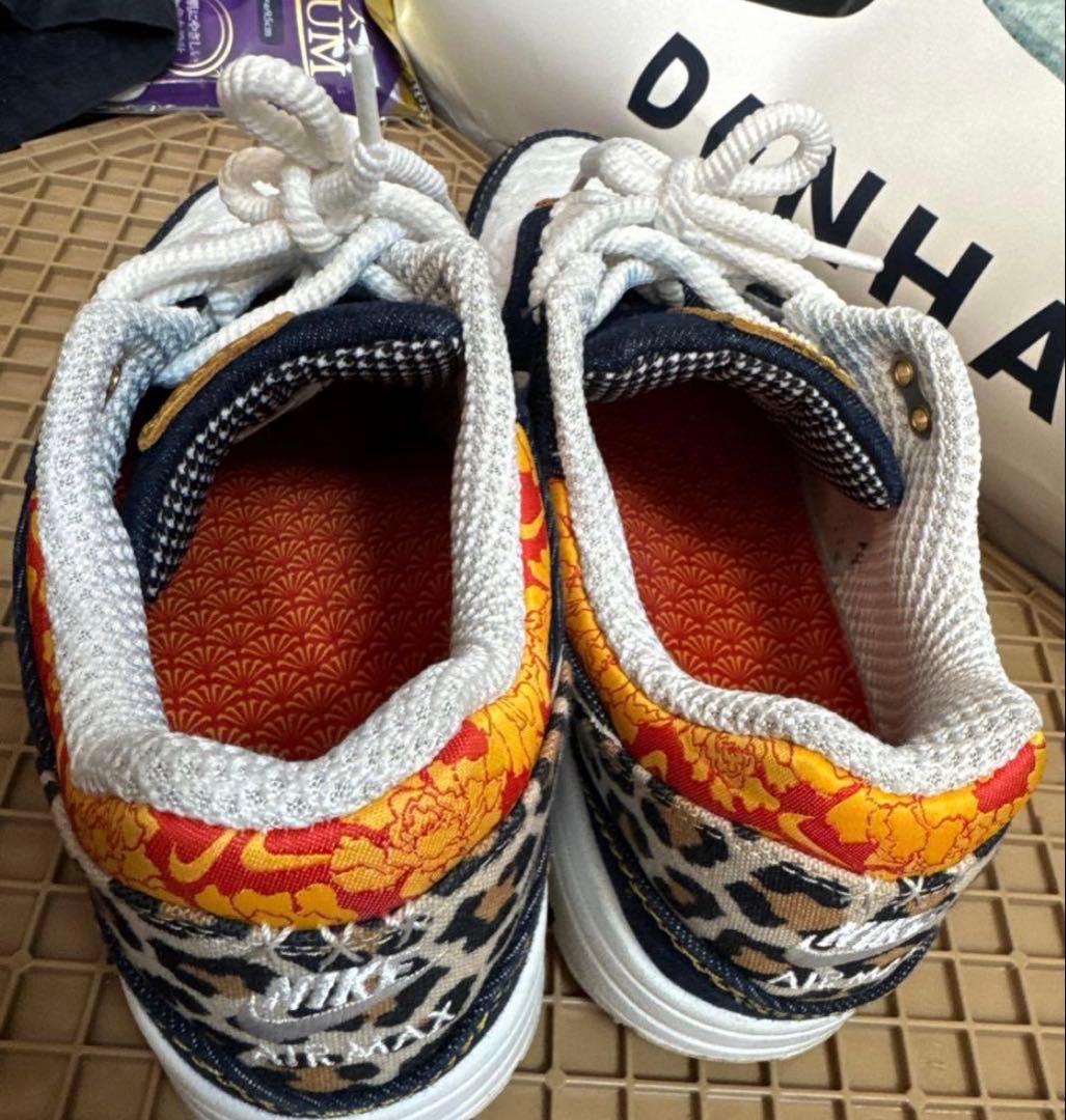 NIKE — image 2
