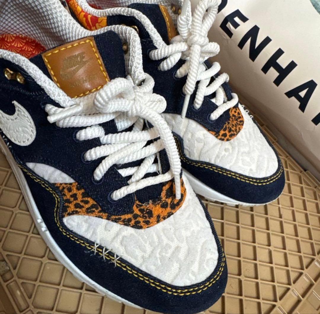 NIKE — image 3