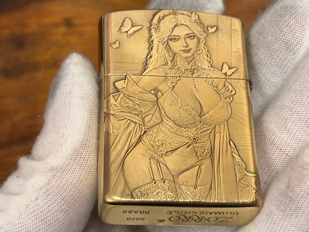 高級感 新品 綺麗ZORRO ビキニ少女の両目彫刻加工 オイルライター 真鍮製 — image 2