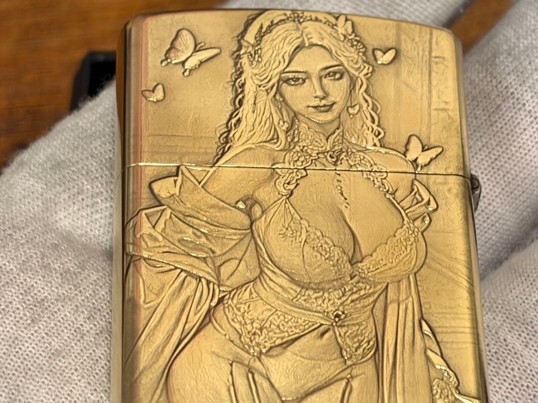 高級感 新品 綺麗ZORRO ビキニ少女の両目彫刻加工 オイルライター 真鍮製 — image 4