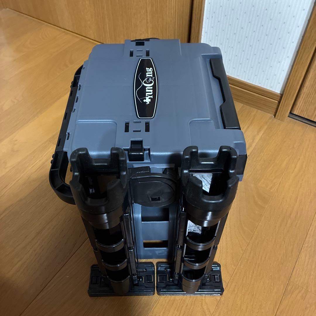 大特価　タックルボックス（Sサイズ）ロッドホルダー2個 小物入れ1個 新品 — image 3