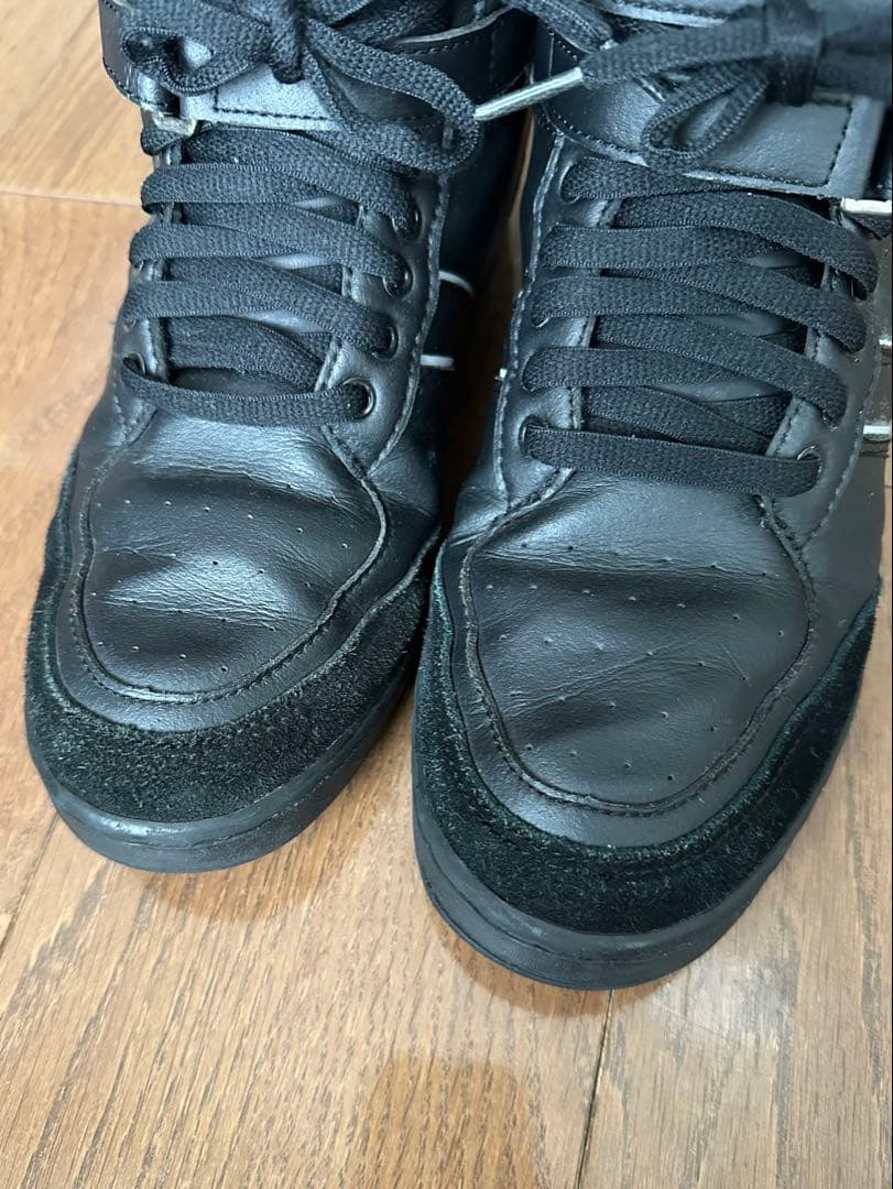 big tan belted sneaker — image 5