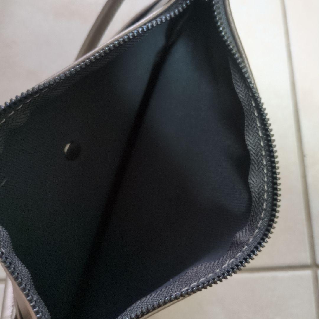 MACARONIC STYLE バッグインバッグメタリックブラウン — image 4