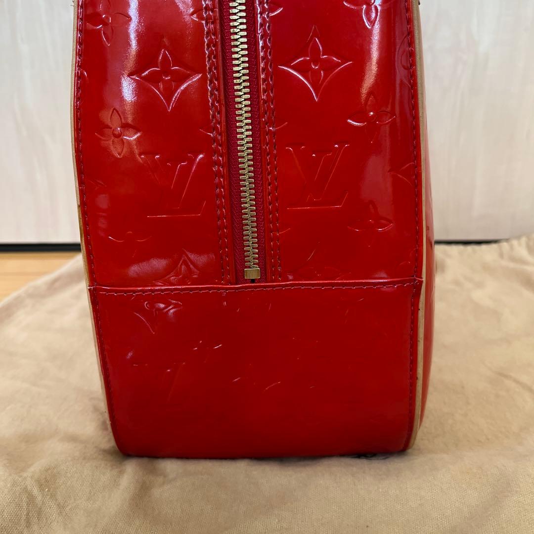 LOUIS VUITTON モノグラム　ヴェルニライン　サットン　ルージュ — image 5