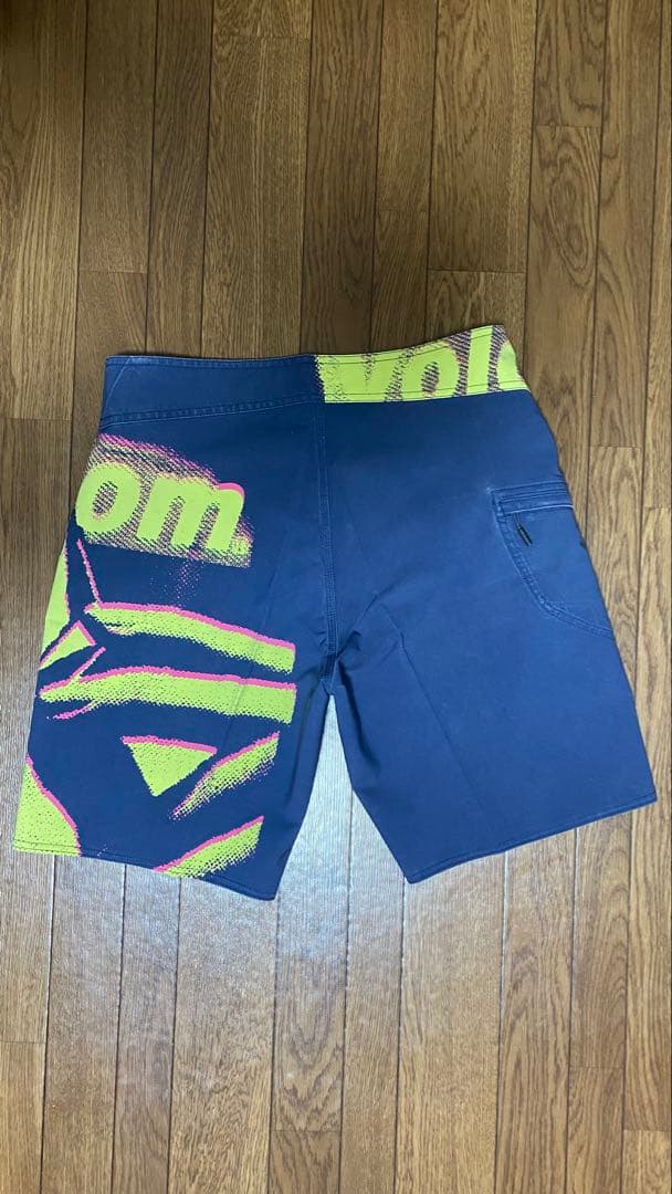 VOLCOM サーフパンツ 水着 スイムウェア 海パン 水陸両用　メンズ水着 — image 2