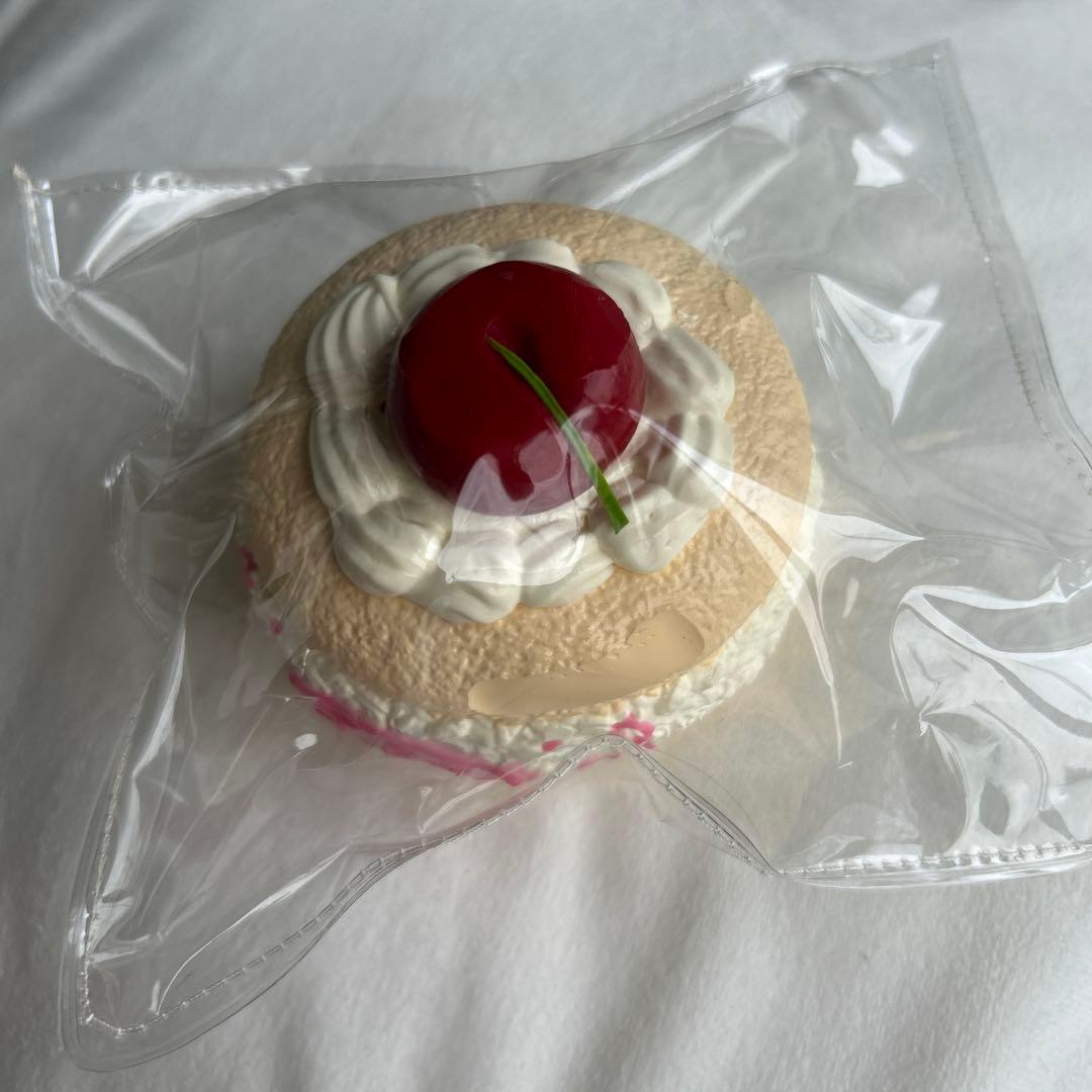creamytree スクイーズ さくらんぼ ケーキ — image 2