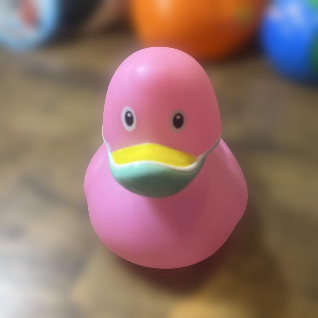 LILALU マスクをしたピンクのアヒル ラバーダック — image 2