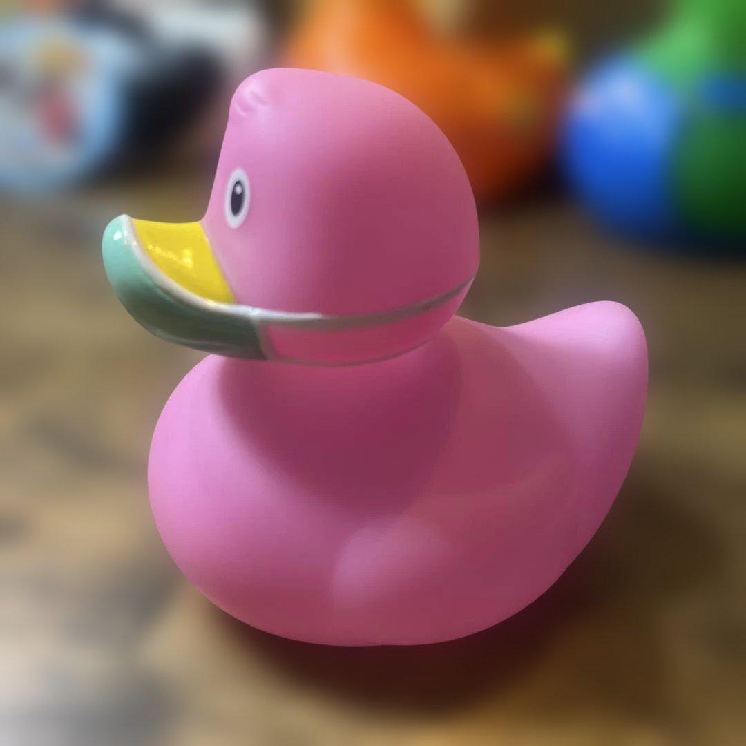 LILALU マスクをしたピンクのアヒル ラバーダック — image 3
