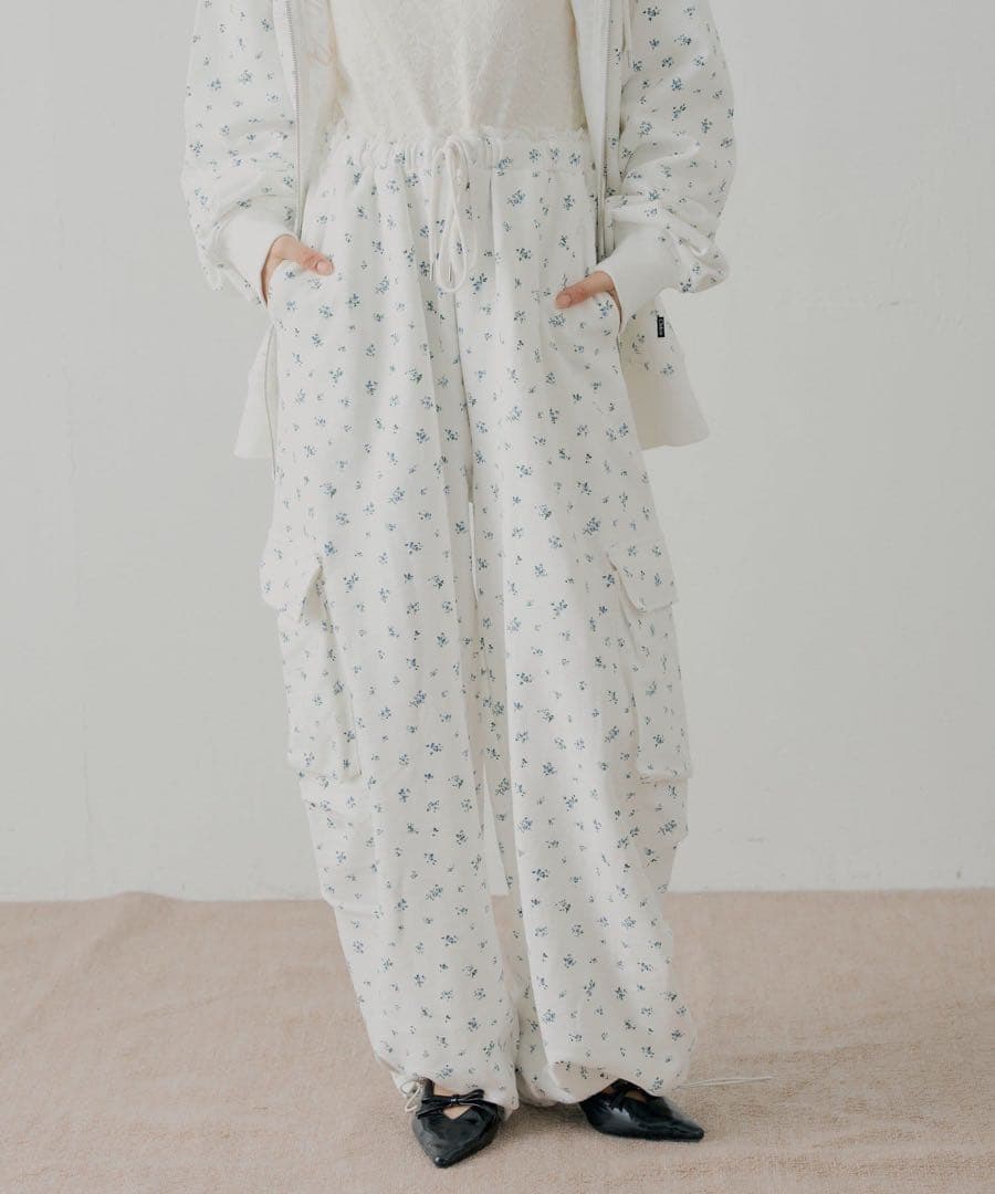 Chico　ワイドカーゴパンツ — image 3