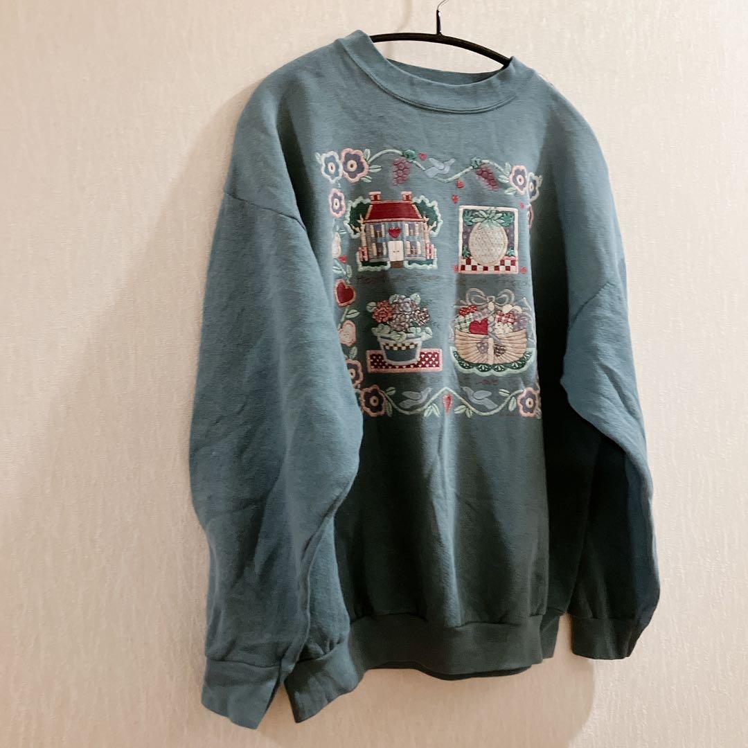 TULTEK 【L】刺繍デザイン スウェット 青 ブルー くすみカラー — image 2
