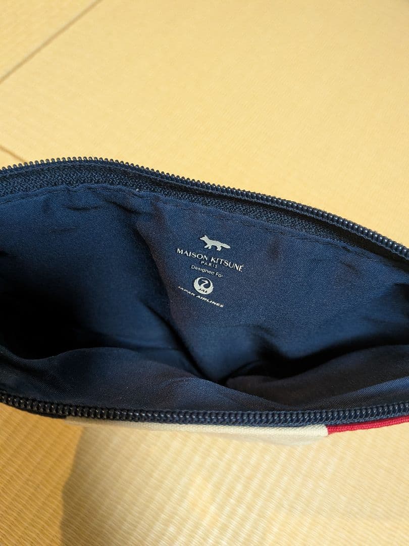 Maison Kitsune トラベルポーチ トリコロール　JAL — image 5