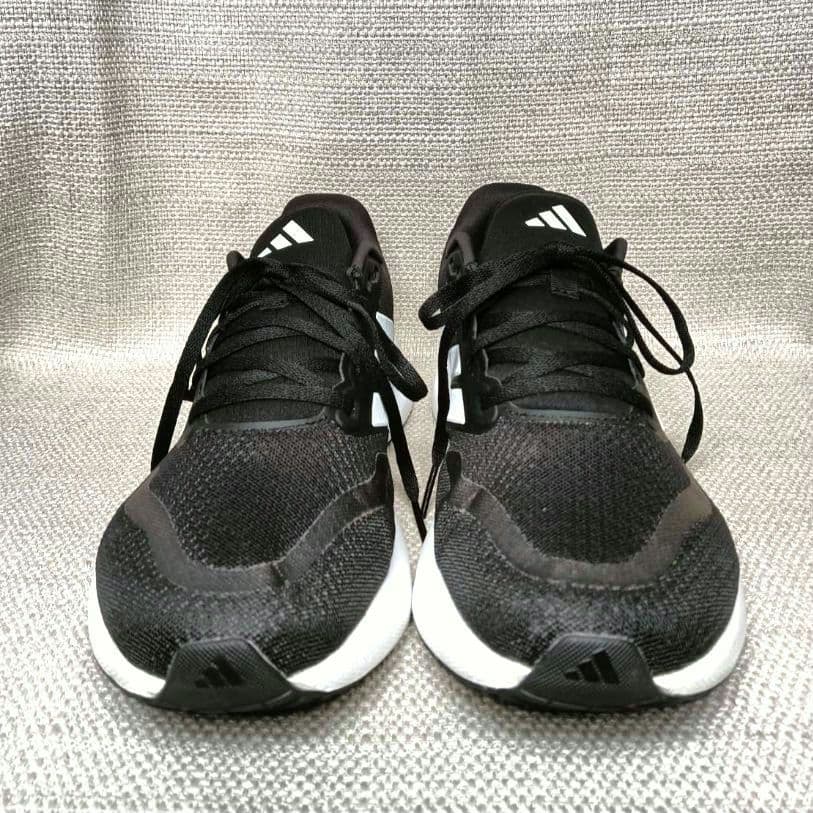 美品✨adidas ランニングシューズ ブラック 26.5cm — image 2