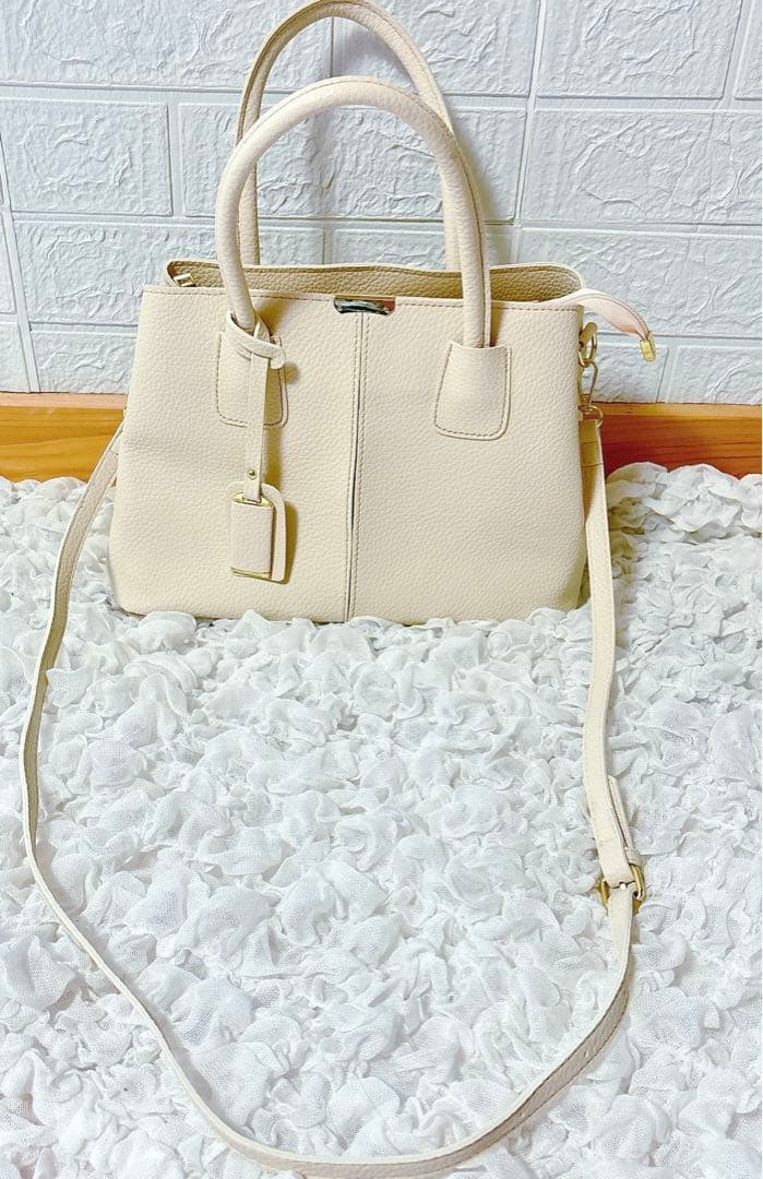 【2WAY】スクエア型 ハンドバッグ ショルダーバッグ アイボリー ゴールド金具 — image 2