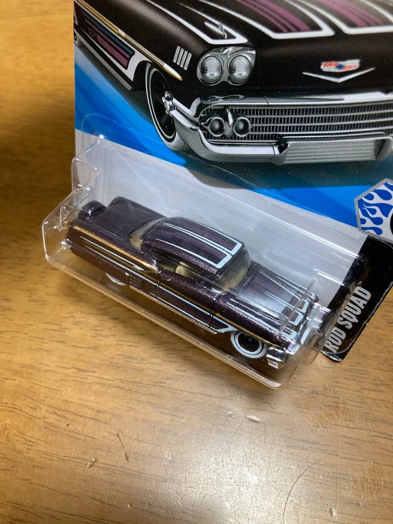 714‼️Hot Wheels '58 Chevy Impala ミニカー — image 3