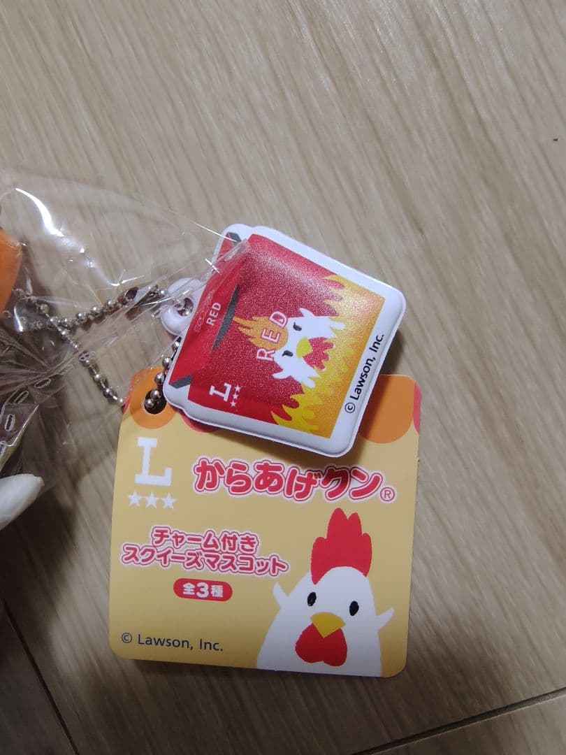 【新品未開封・LAWSON限定】からあげクン チャーム付き スクイーズ レッド — image 2