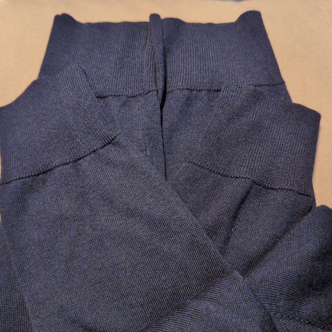 【新品】ユニクロ メリノクルーネックセーター — image 5