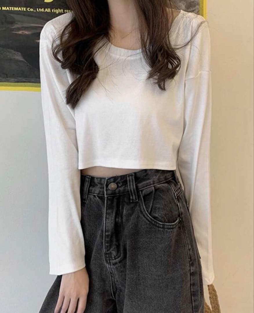 ショート丈 長袖 クルーネック Tシャツ ホワイト — image 2