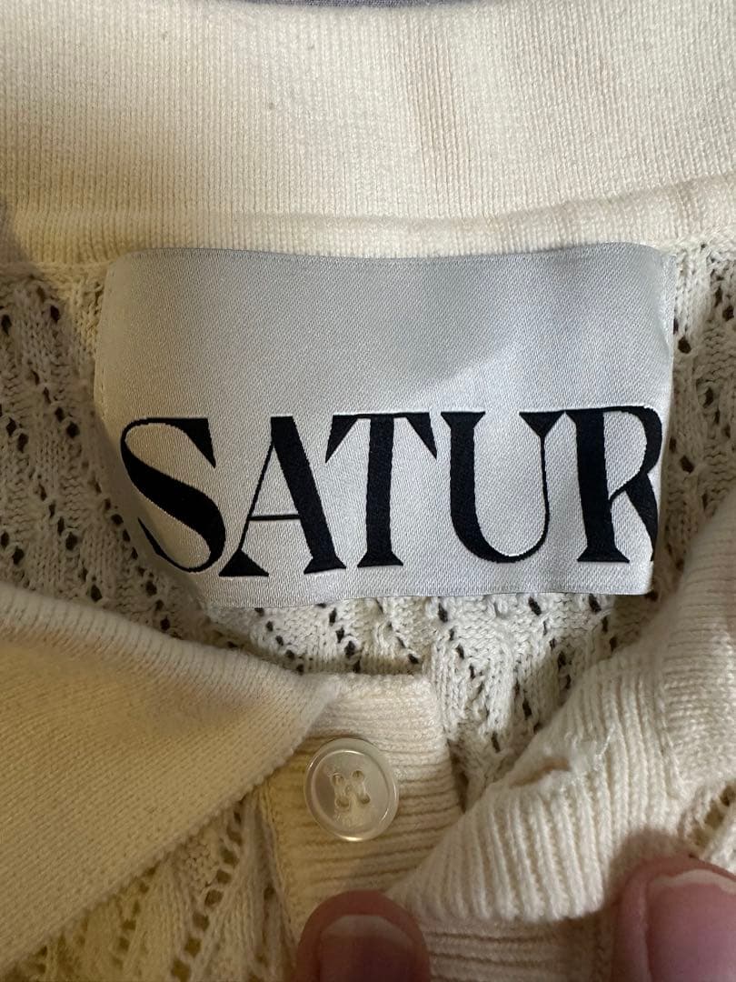 SATUR クリーム色 網目編み ポロシャツ — image 3