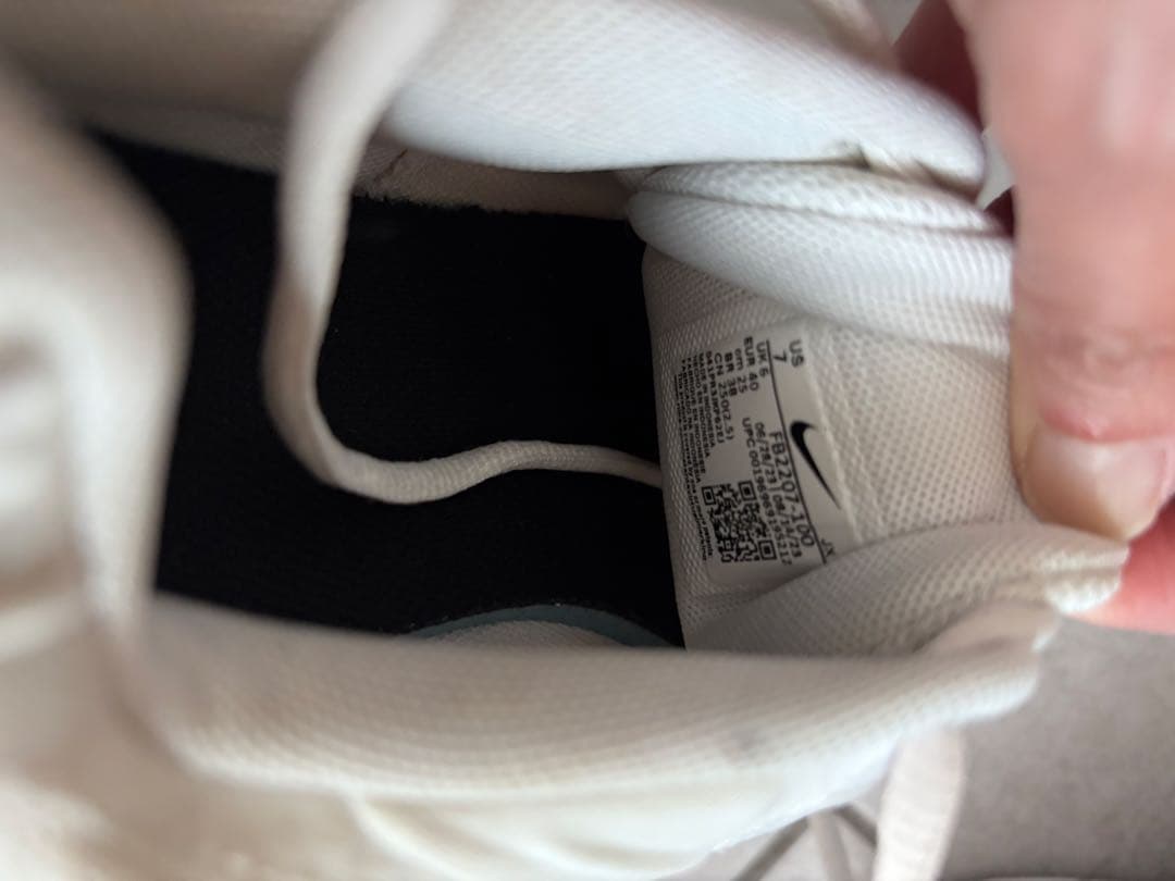 Nike ホワイト ランニングシューズ — image 5