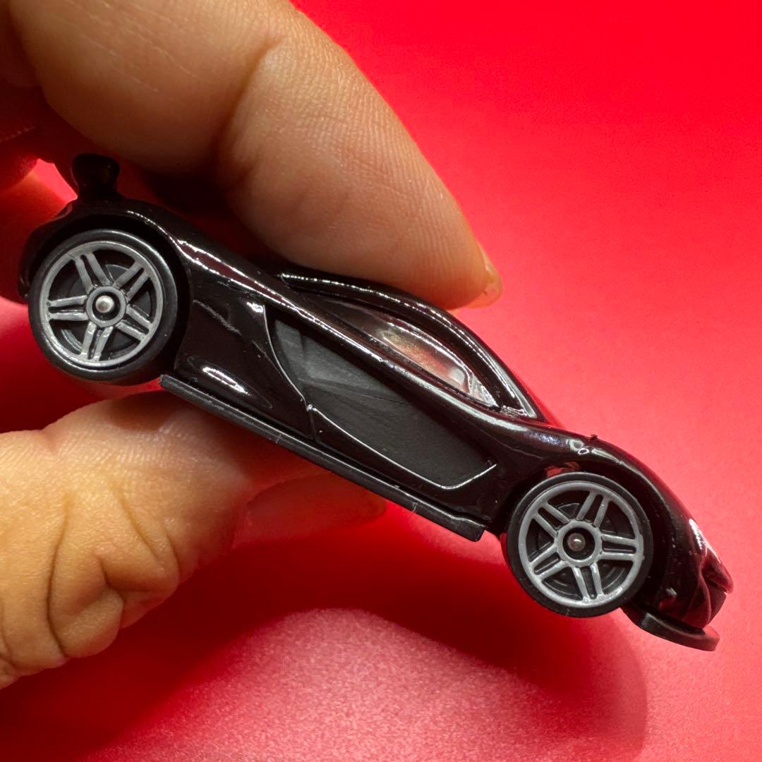Hot Wheels McLaren P1 ブラック ミニカー — image 4