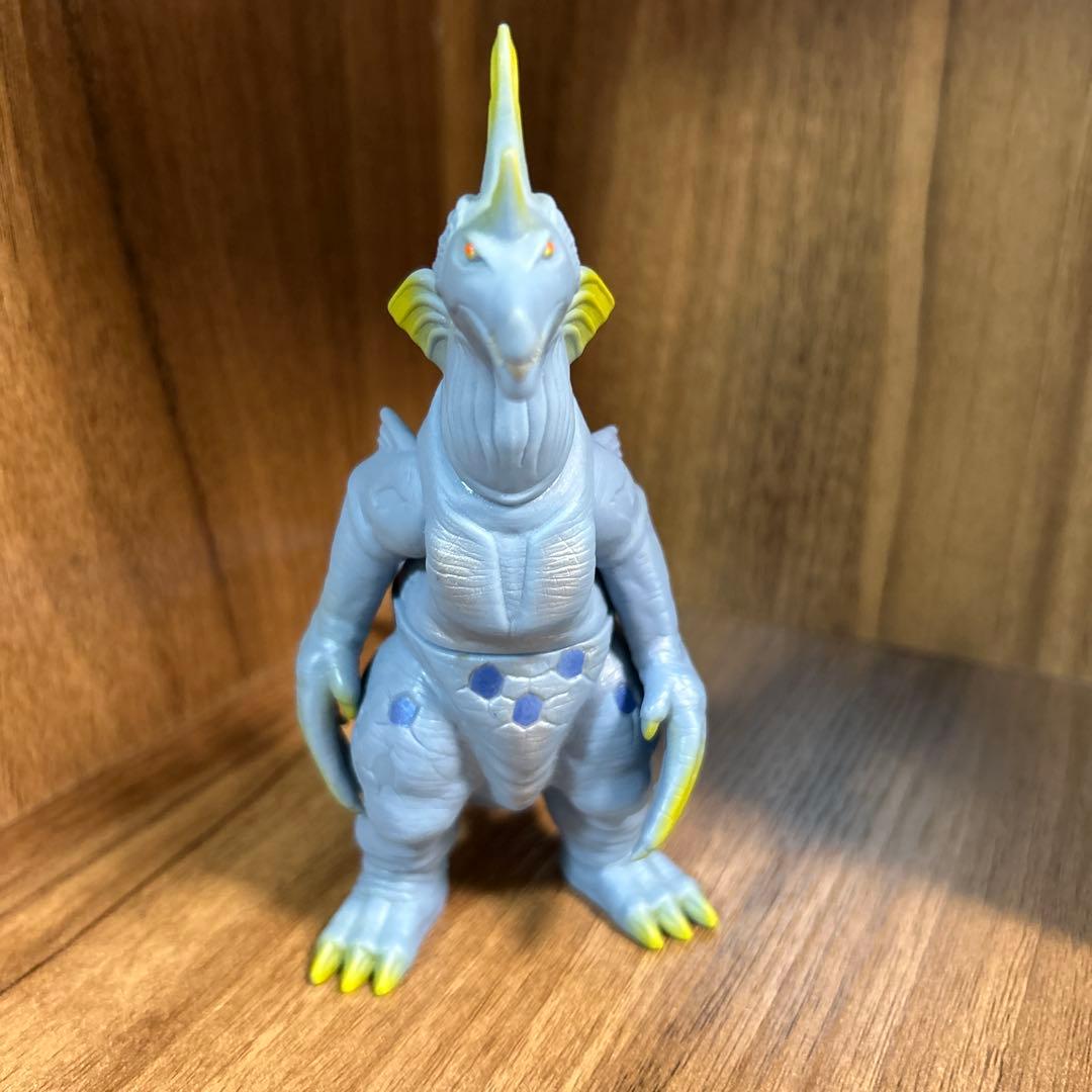 ウルトラ怪獣ゾアムルチ　ライブサイン付きソフビ　ウルトラマン — image 2
