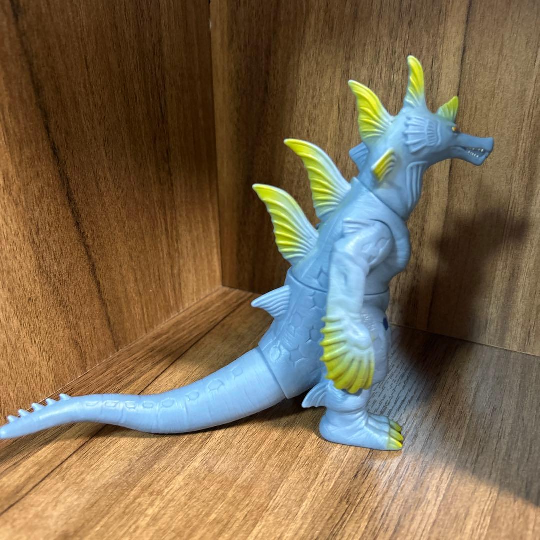 ウルトラ怪獣ゾアムルチ　ライブサイン付きソフビ　ウルトラマン — image 5