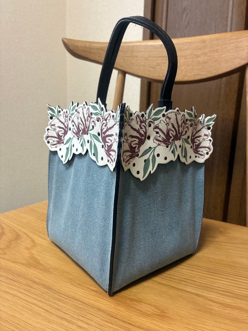 CHARLES & KEITH デニムハンドバッグ　花柄 — image 2