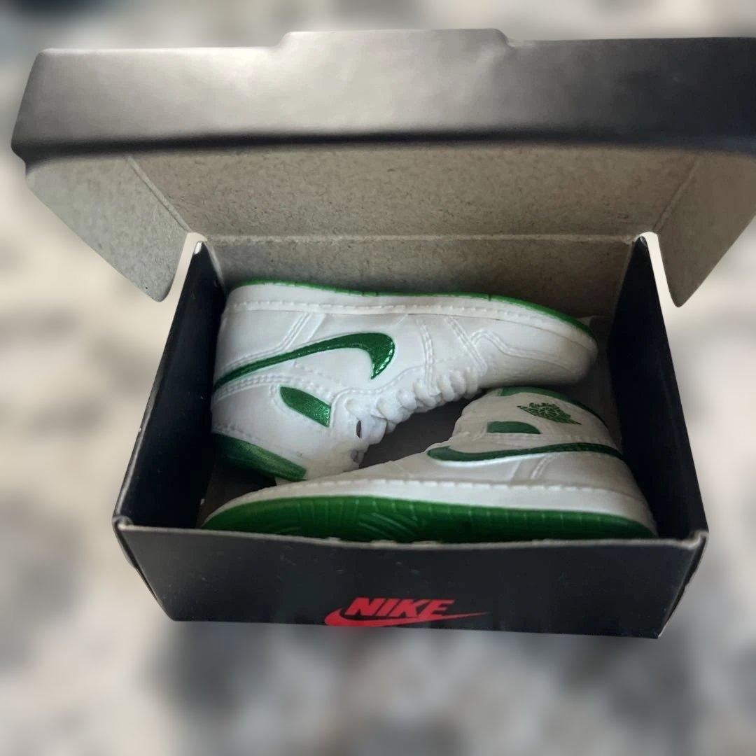 NIKE Air Jordan 1 ミニチュア スニーカー フィギュア — image 3