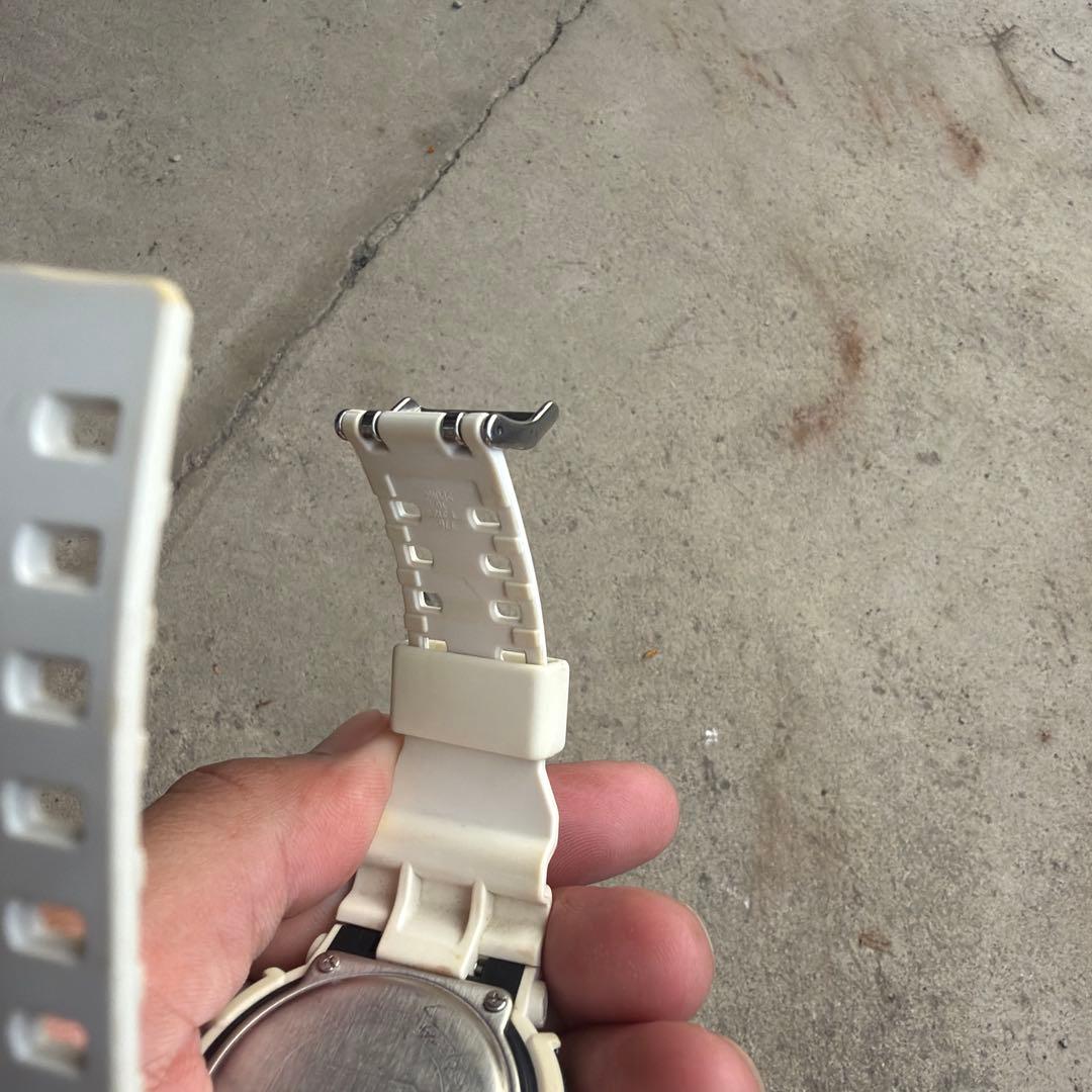 CASIO G-SHOCK ホワイト デジタル腕時計 — image 4