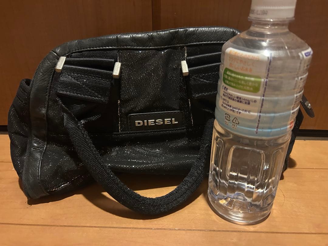DIESEL ハンドバッグ ブラック ラメ加工 — image 3