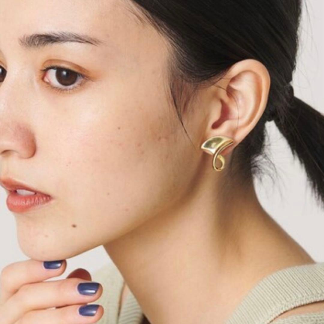 ビューティーアンドユース　イヤリング　ゴールド　アクセサリー — image 5