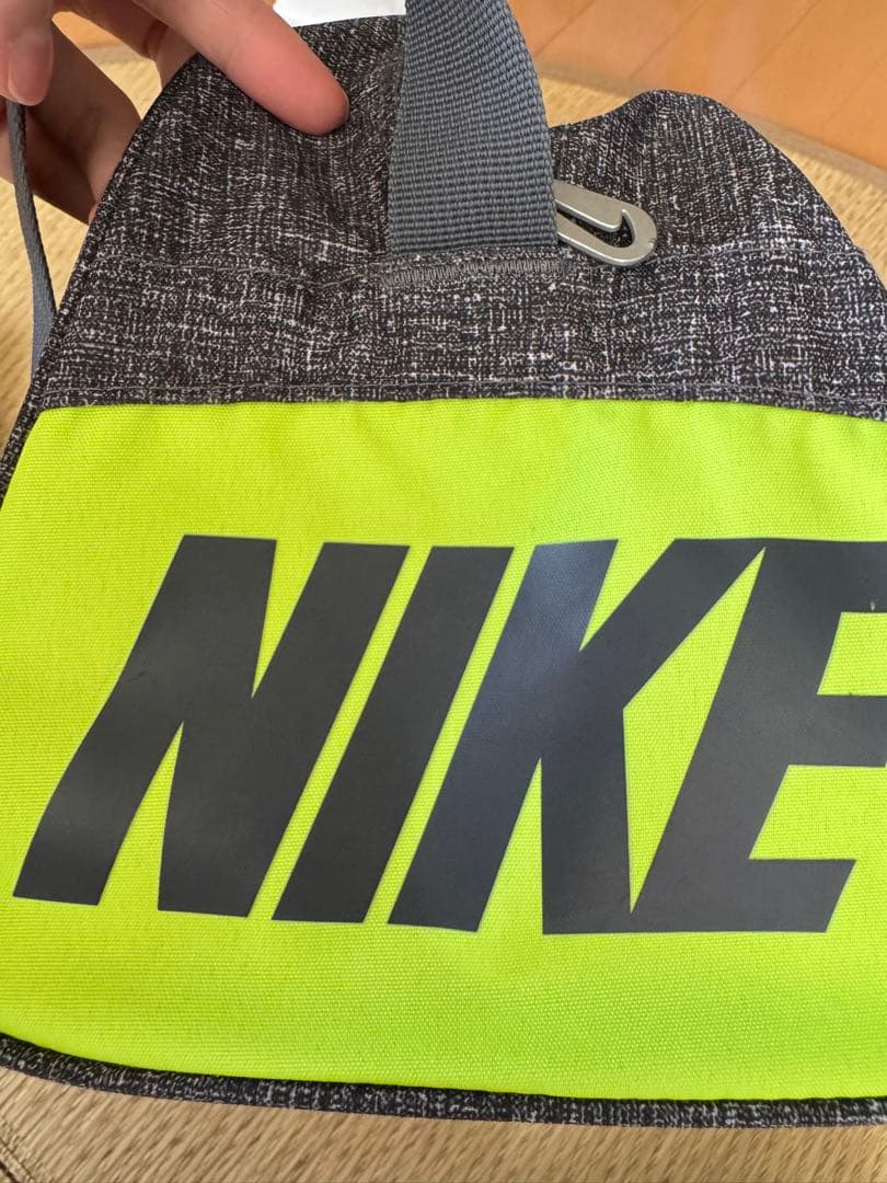 NIKE ダッフルバッグ グレー ネオンイエロー — image 4
