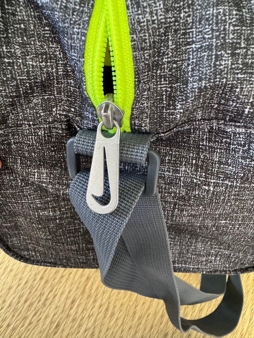 NIKE ダッフルバッグ グレー ネオンイエロー — image 5