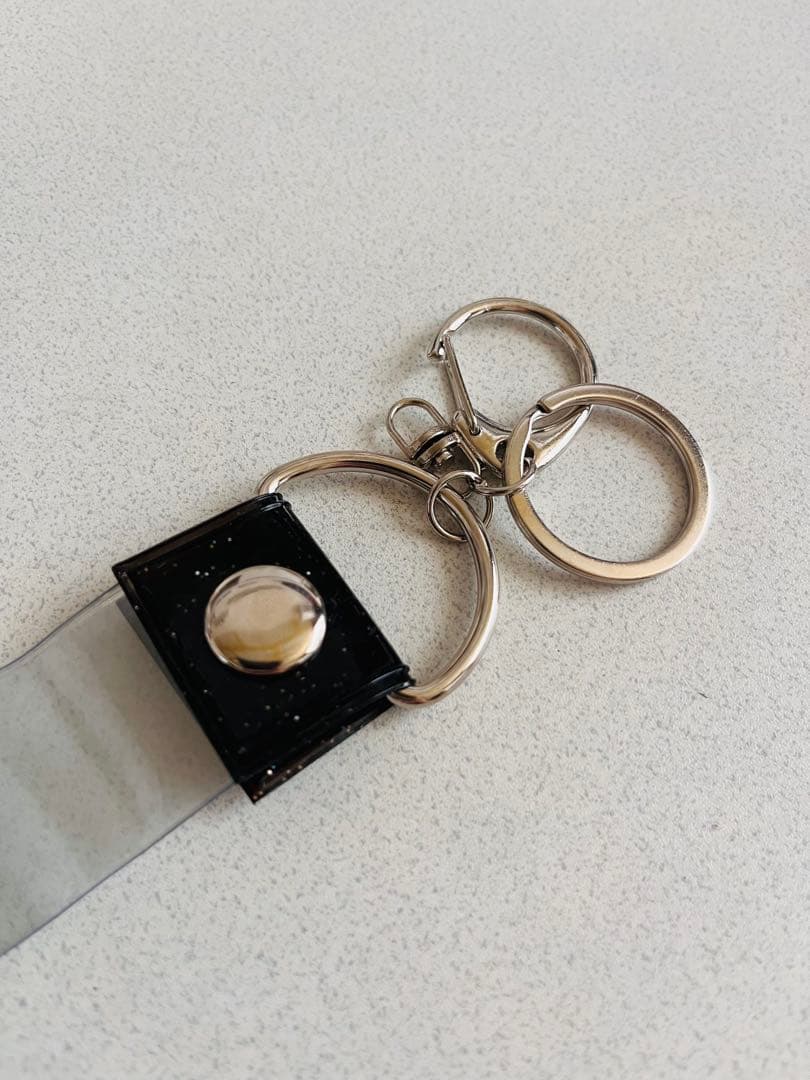 【新品】銀テープホルダー 30x2.8cm キーホルダー付きブラック推し活 — image 4