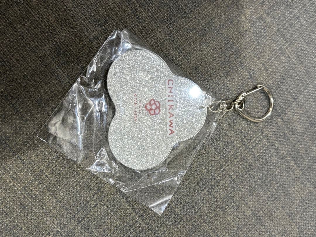 【蜂たち】ちいかわ ラメアクリルキーホルダー3 — image 2
