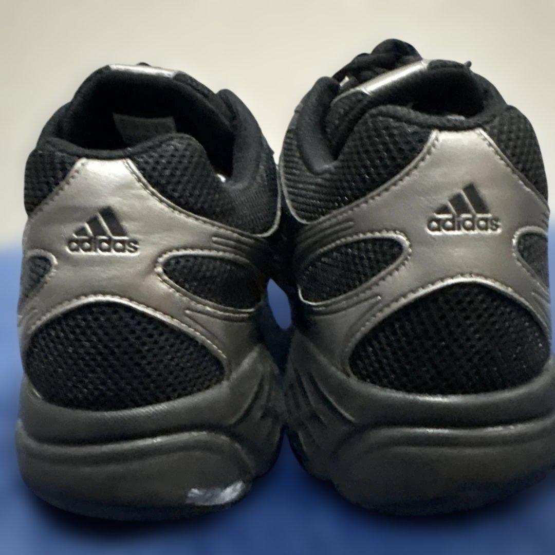 adidas スニーカー 28cmブラック シルバー — image 4