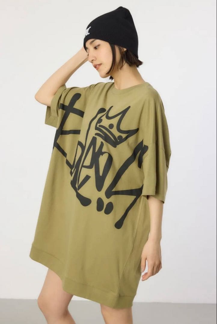 最終値下げ【人気完売品/ほぼ新品】BIG SIGN LOGO Tワンピース — image 2