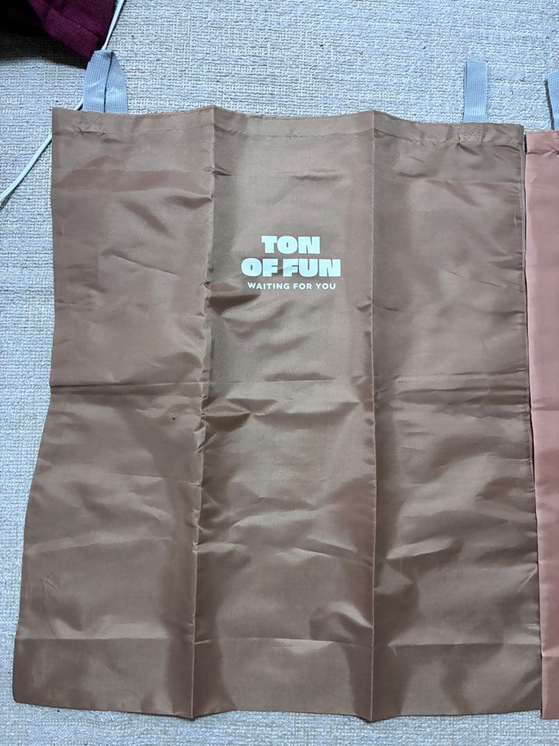TON OF FUN ショップ袋 2枚セット — image 4
